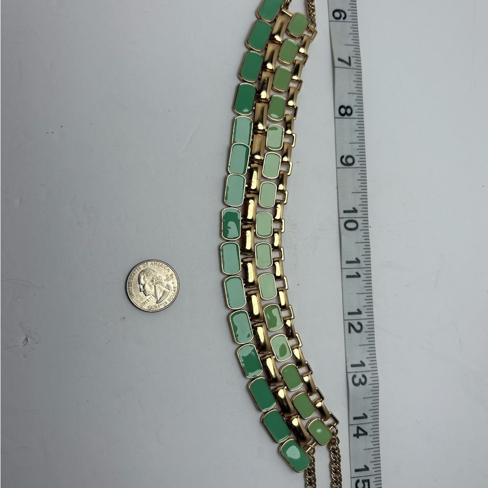 Gorgeous Vintage Inspired Gold Tone and Green Bib-Style Necklace - Picture 5 of 9